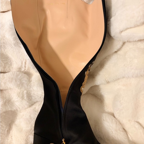 Gucci Black and Gold Dragon Embroidered Heeled Boots - Picture 8 of 12